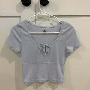 Cropped baby blue tee